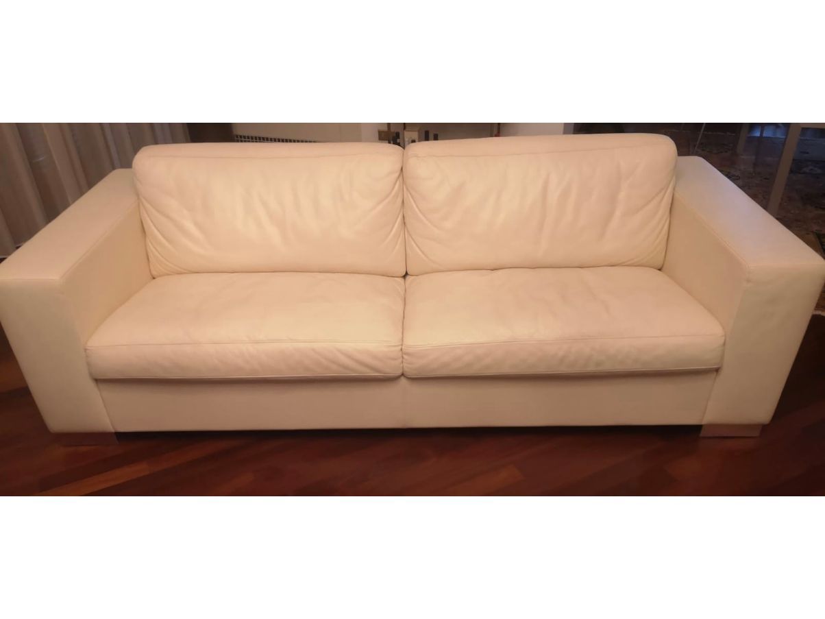 Massimo 2 seater sofa in leather Front
