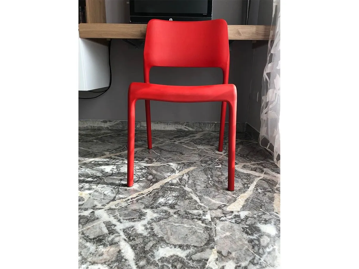 Chadwick Spark chair in plastic red Knoll Deesup