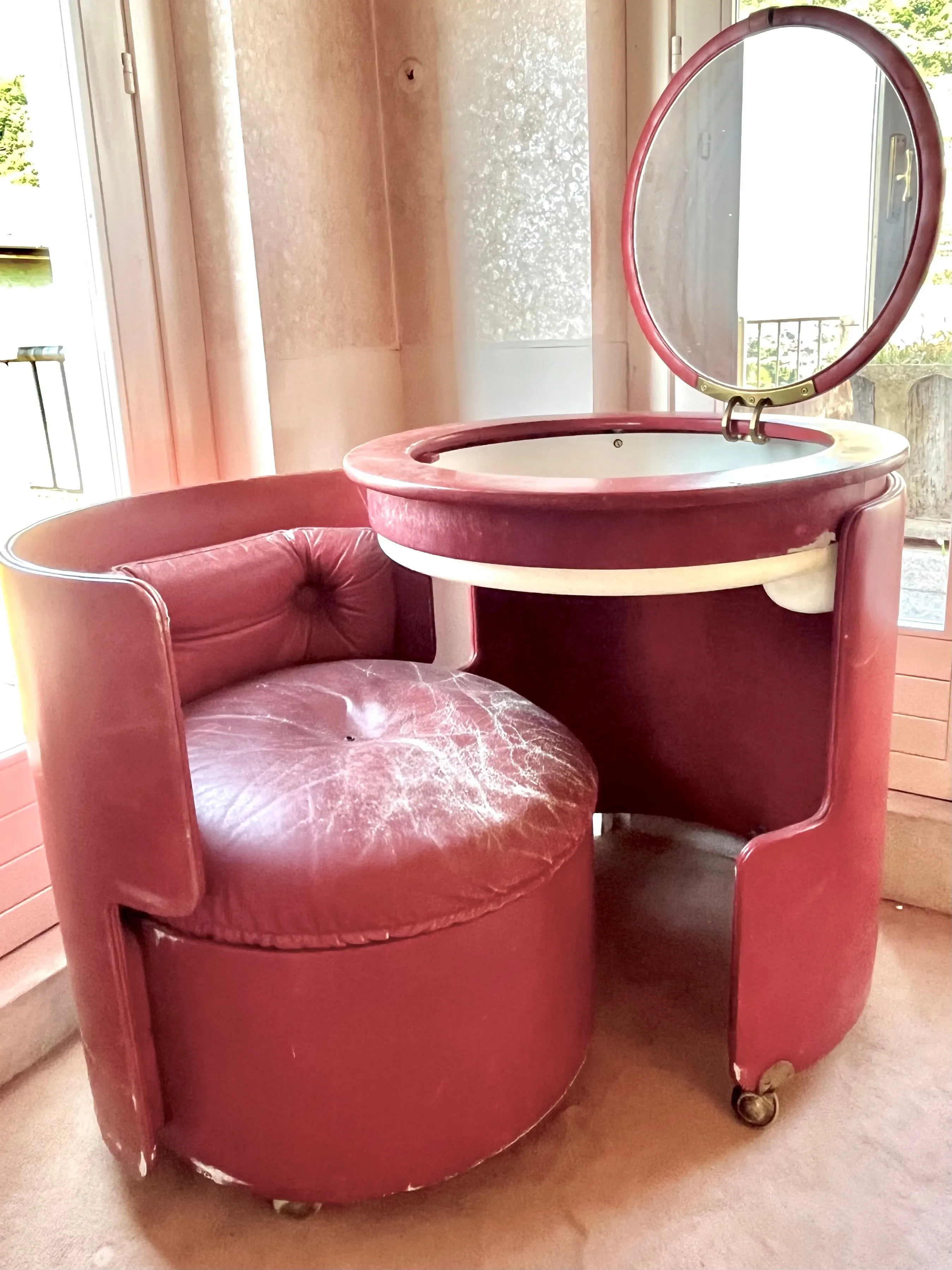 Red Dilly Dally toilet set, Poltrona Frau 