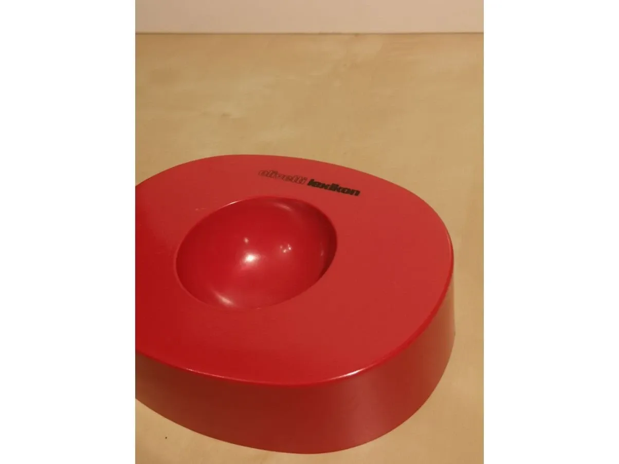 Posacenere O vintage rosso, Olivetti 7