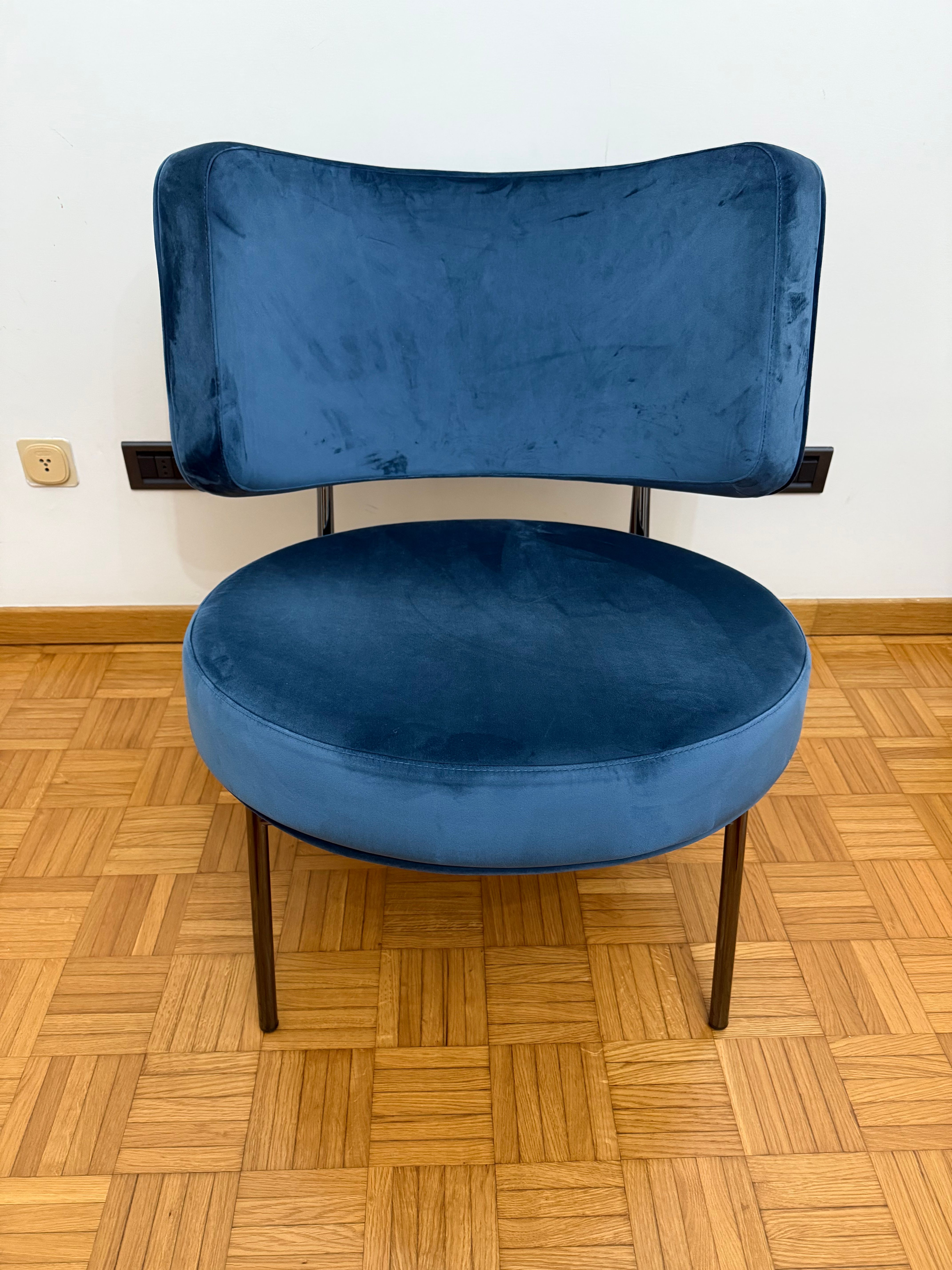 Poltrona Coco rivestita in velluto (blu), Calligaris Main