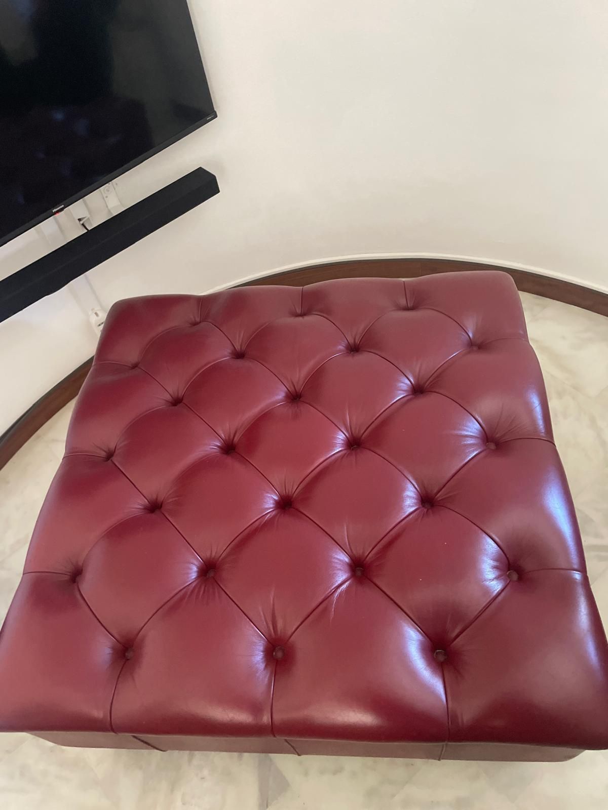 Chester Pouf in leather (burgundy), Poltrona Frau Details