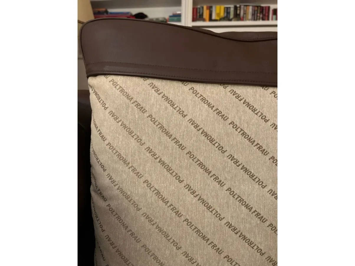 Chester 2-seater sofa in brown leather, Poltrona Frau 1