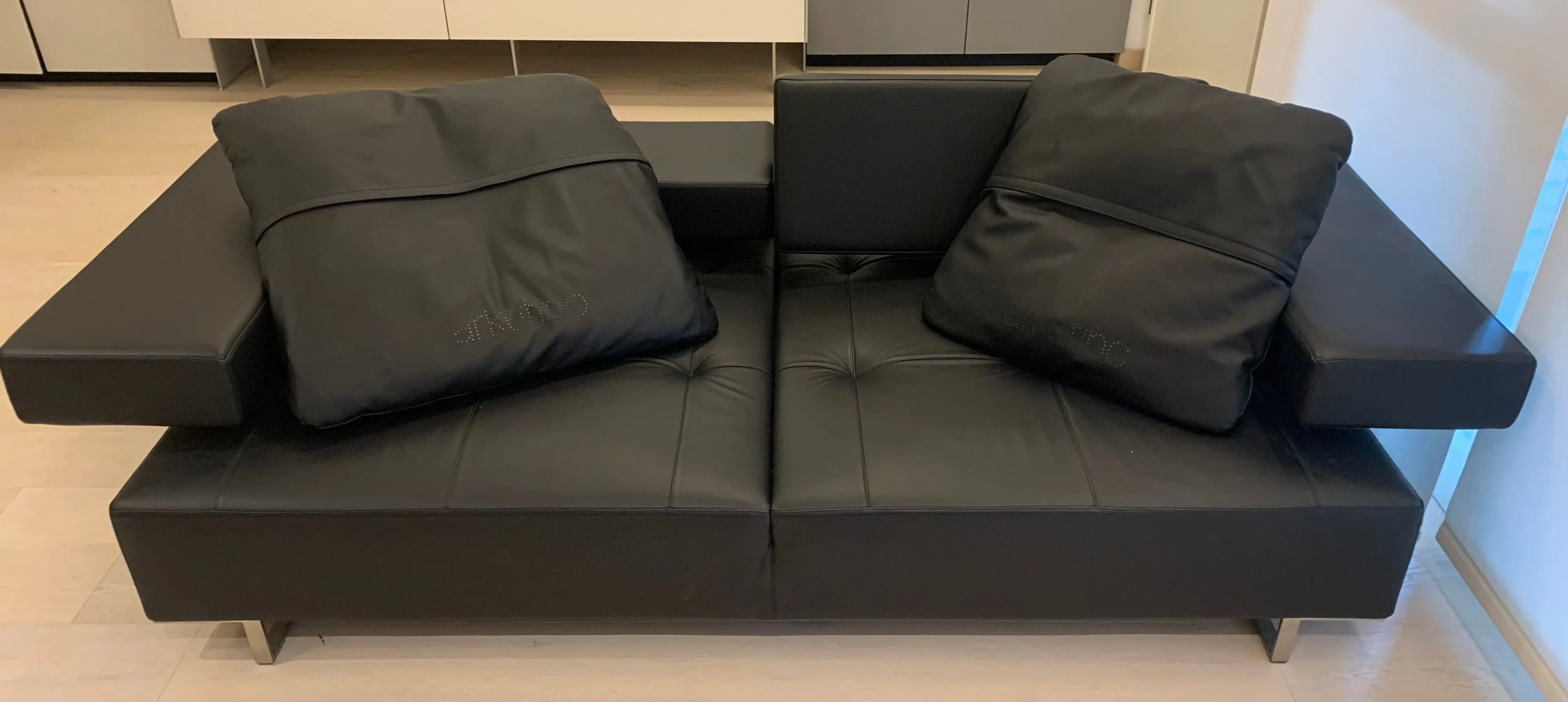 Divano Loft Adriano Piazzesi in pelle nero 6