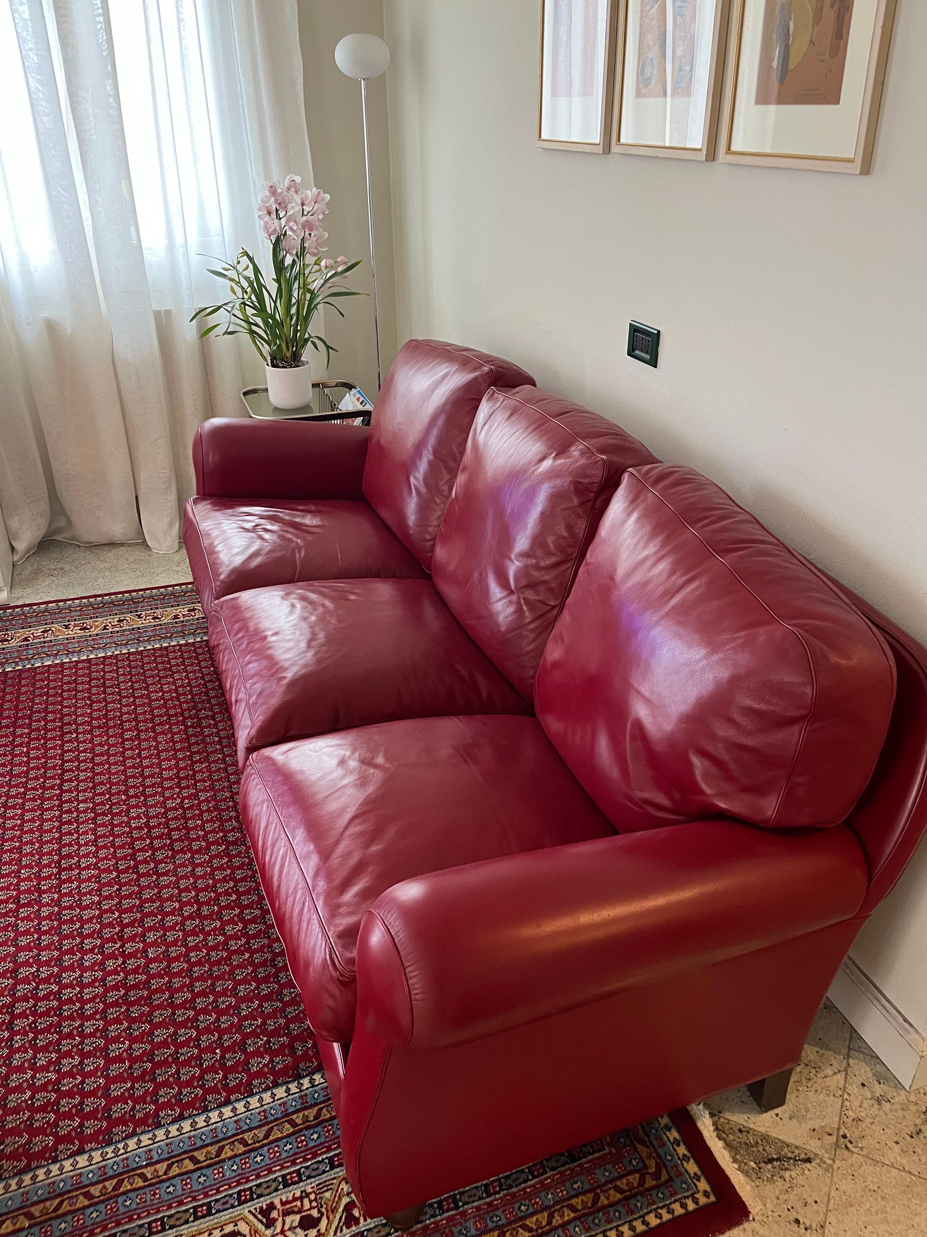 George 3 seater sofa upholstered in burgundy leather, Poltrona Frau Side
