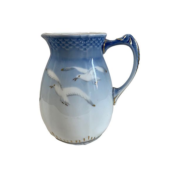 Jug in light blue decorated porcelain, Copenhagen Porcelain B&G image