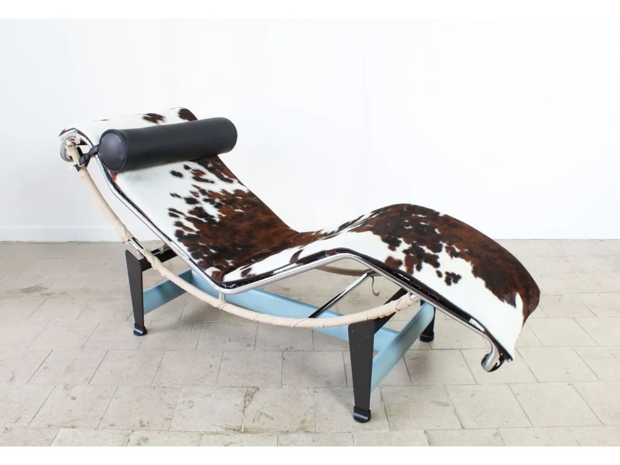 Chaise Longue Lc4 by Le Corbusier 3