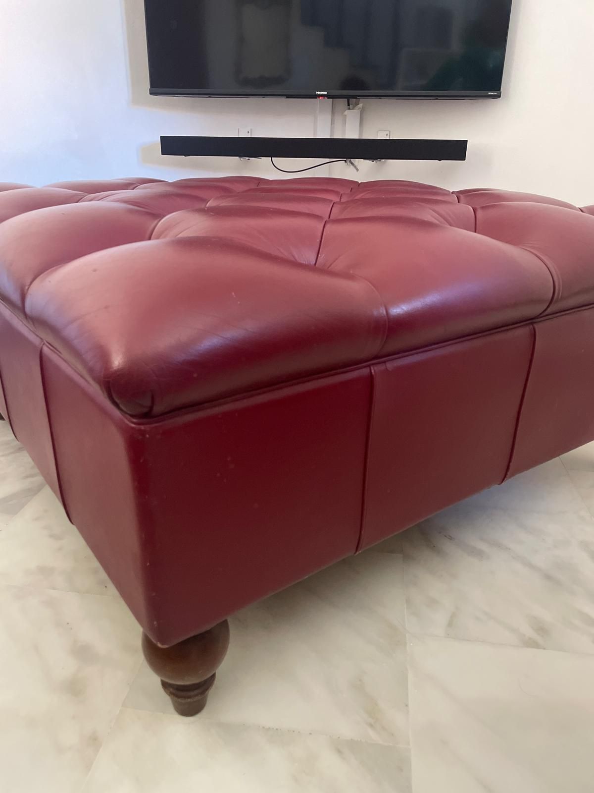 Chester Pouf in leather (burgundy), Poltrona Frau Side