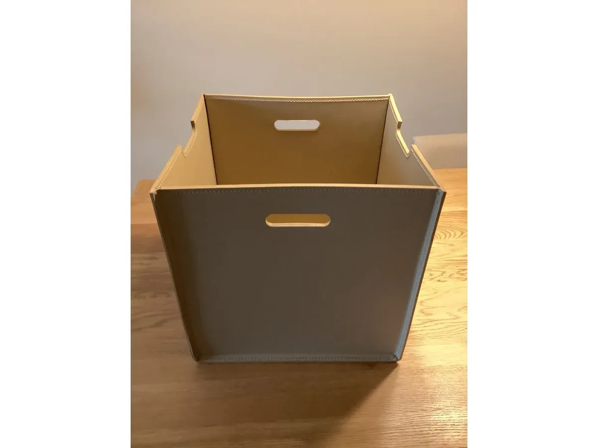 Box contenitore in cuoio marrone, Flexform 2