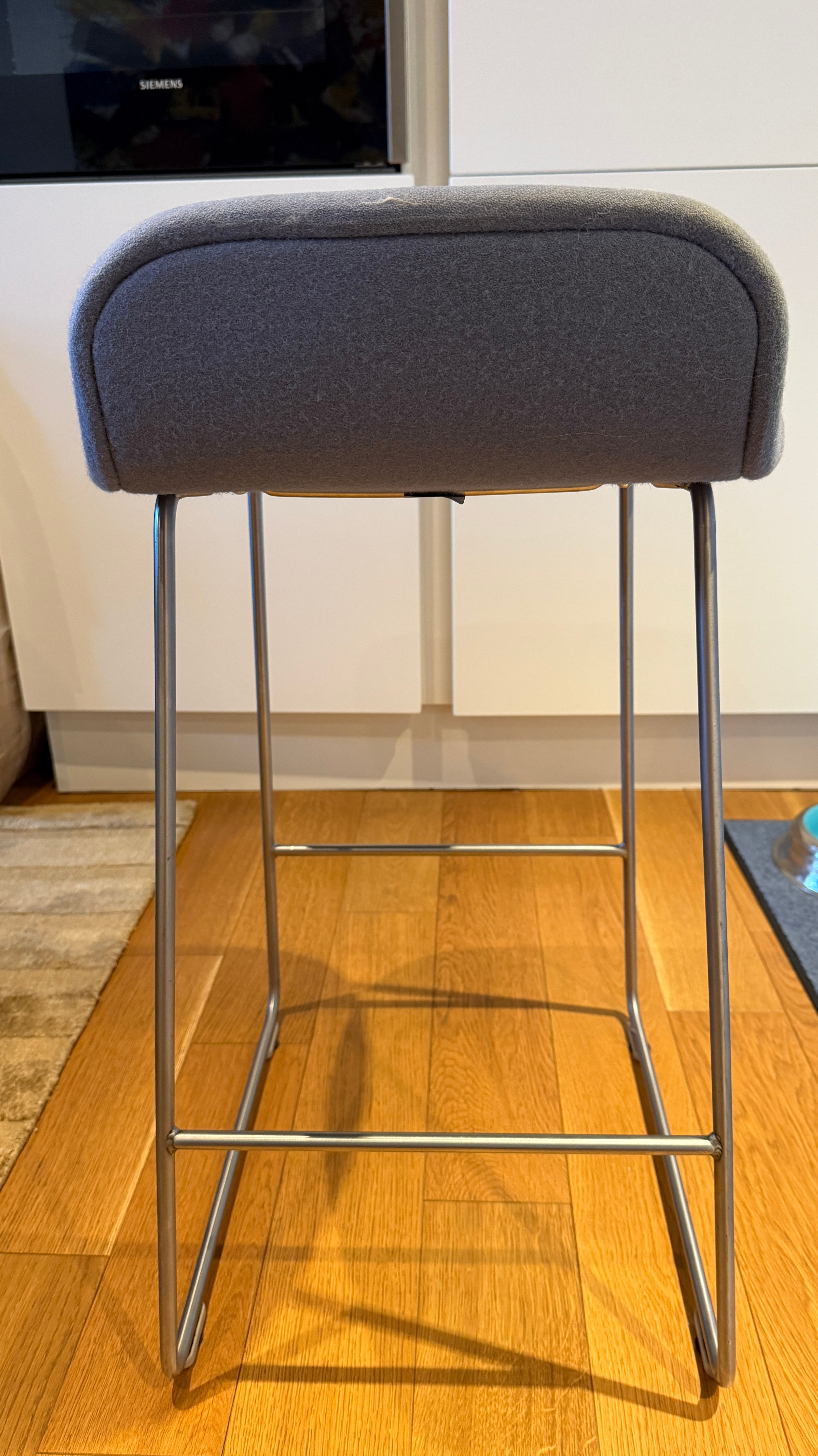 Set di 3 sgabelli imbottiti in tessuto (grigio), Cappellini  Defects