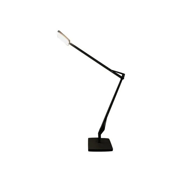 Kelvin Edge table lamp in aluminum, Flos image