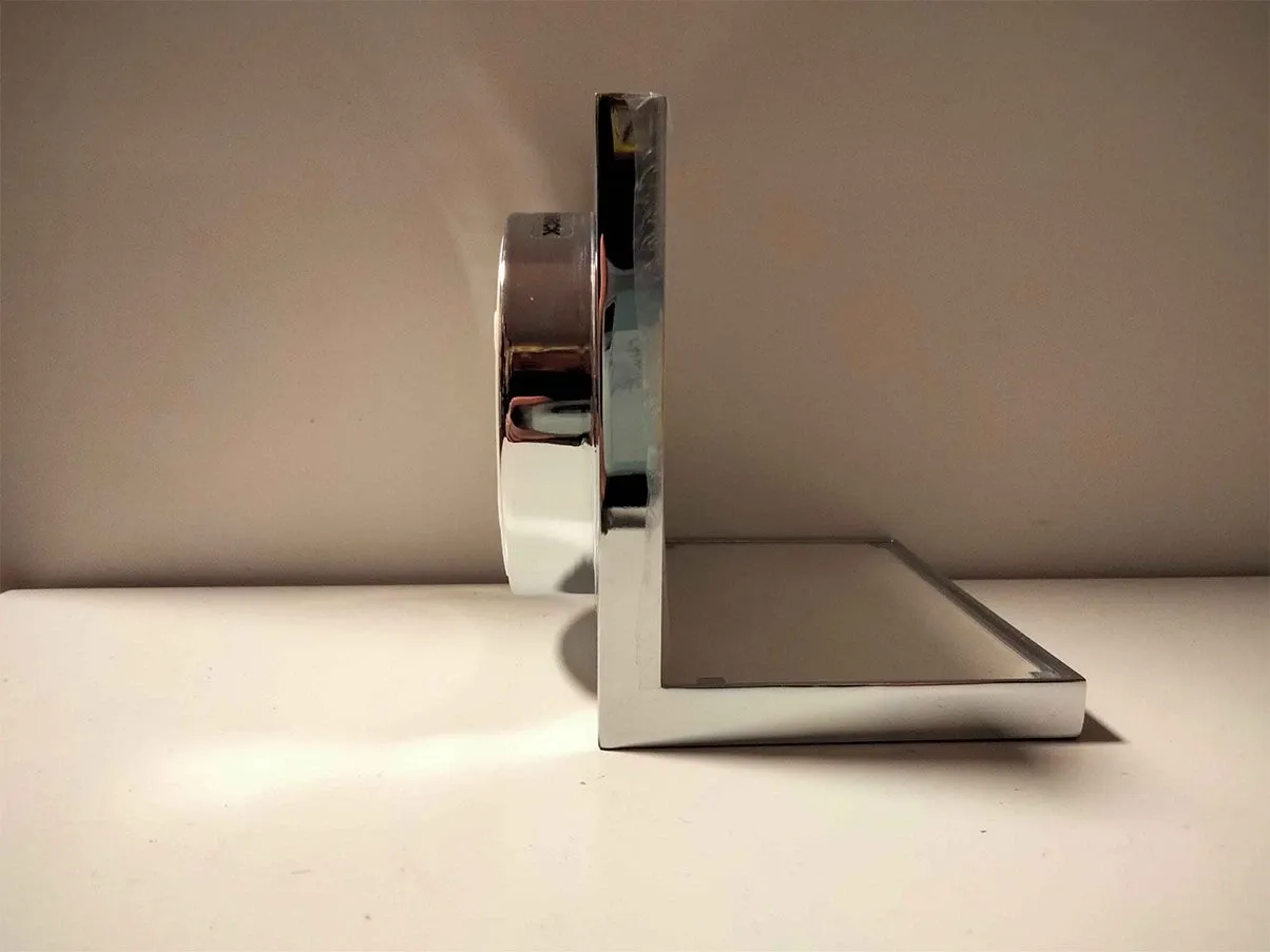 Lampada da parete Hide S di Philippe Starck (LED), Flos 