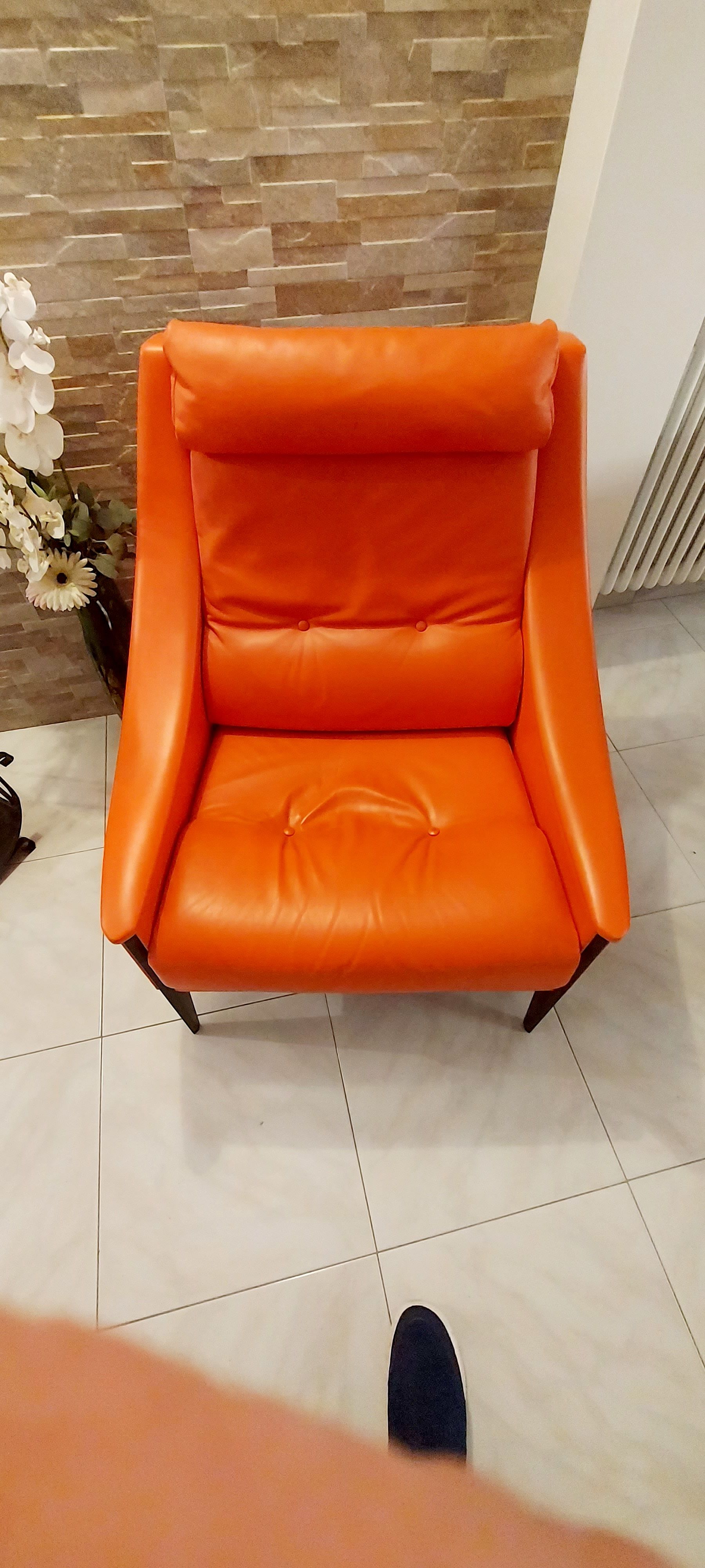 Dezza 48 Orange Leather Armchair by Gio Ponti Front