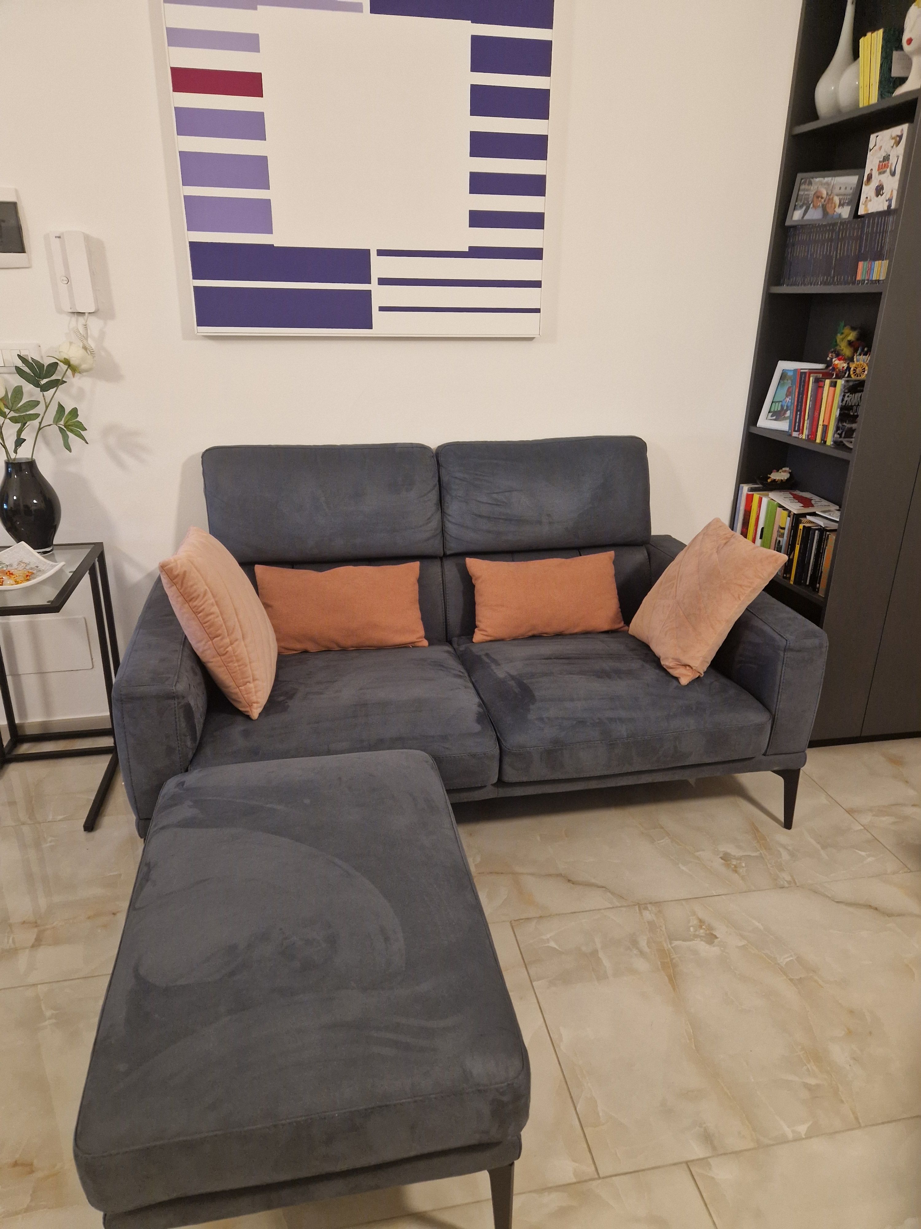 Divano 3 posti con pouf Masù in tessuto marrone Front