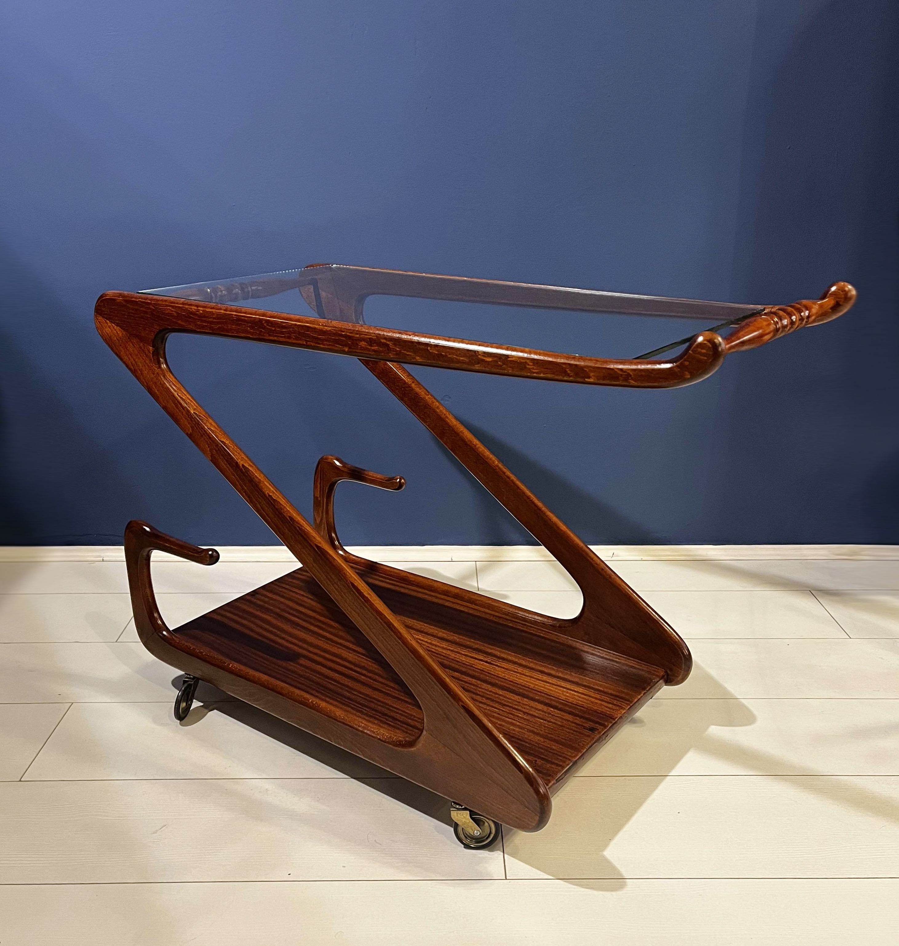 Vintage bar trolley with glass shelf (1950s), image