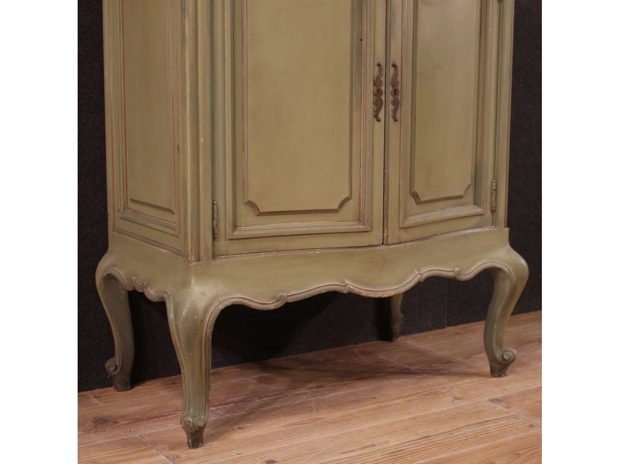 Coppia di credenze con specchiera in legno scolpito e laccato (anni '50),  Details