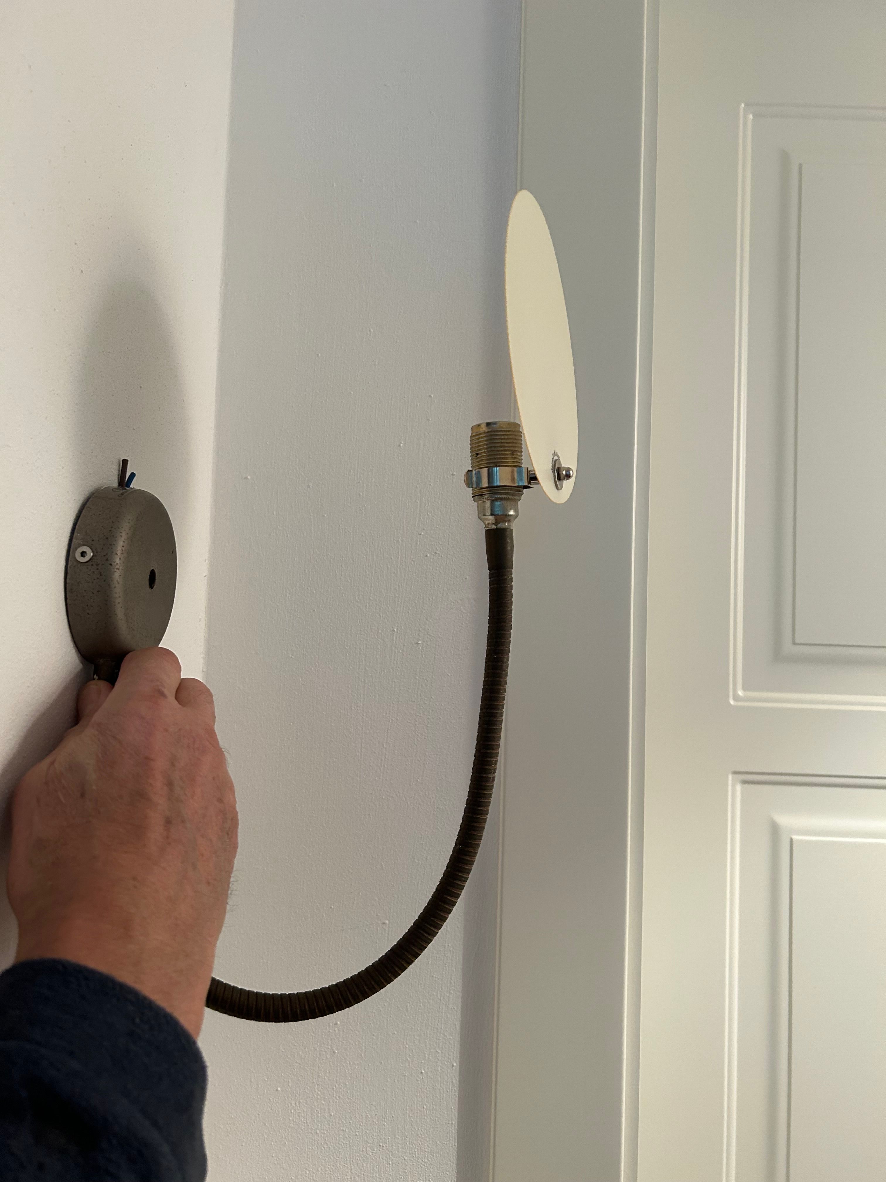 Minimalistische wandlamp 14 messing Side