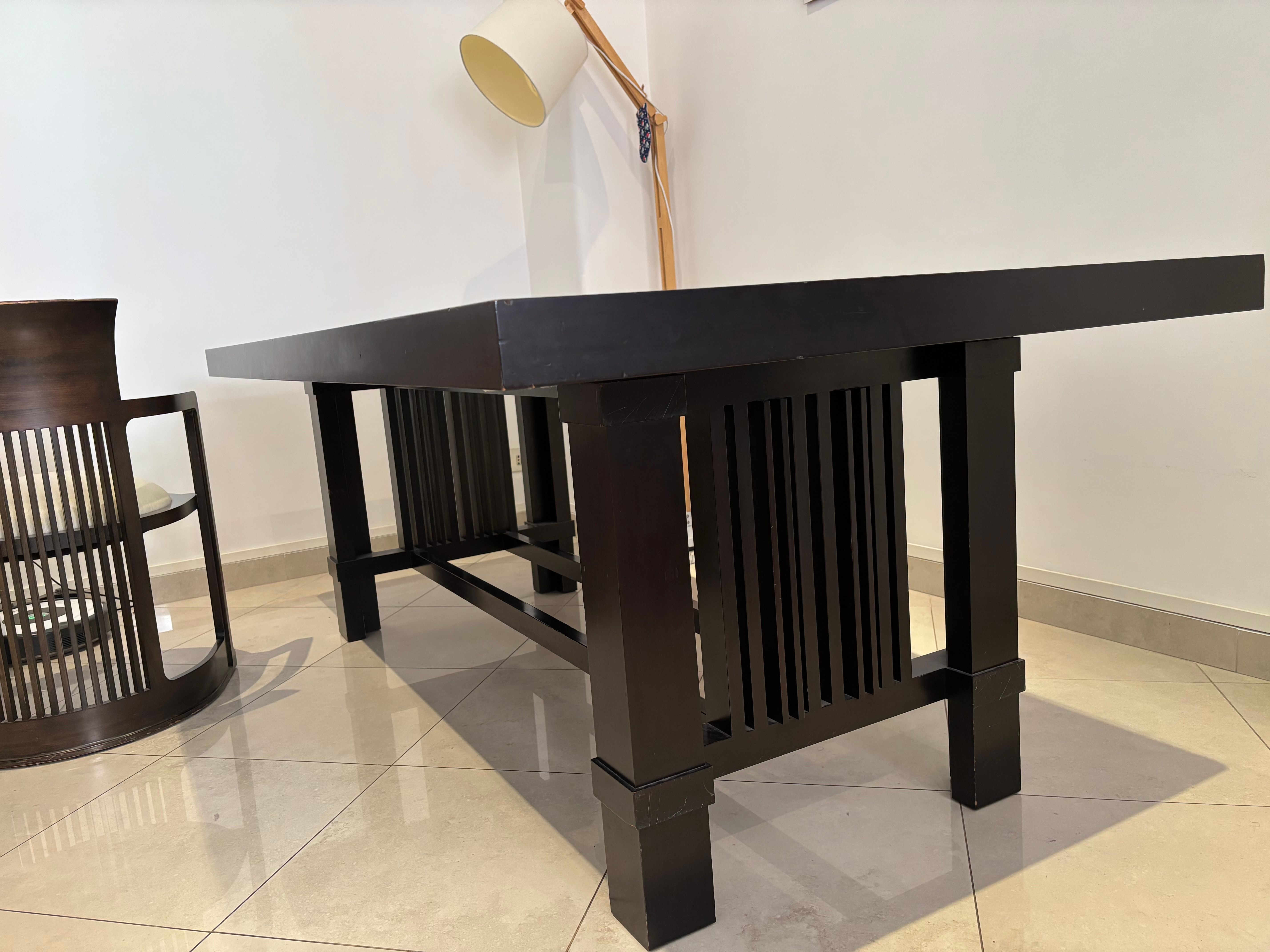 Set de 4 sillas Coonley 2, 2 sillas Barrel 606 y mesa Taliesin Optional13