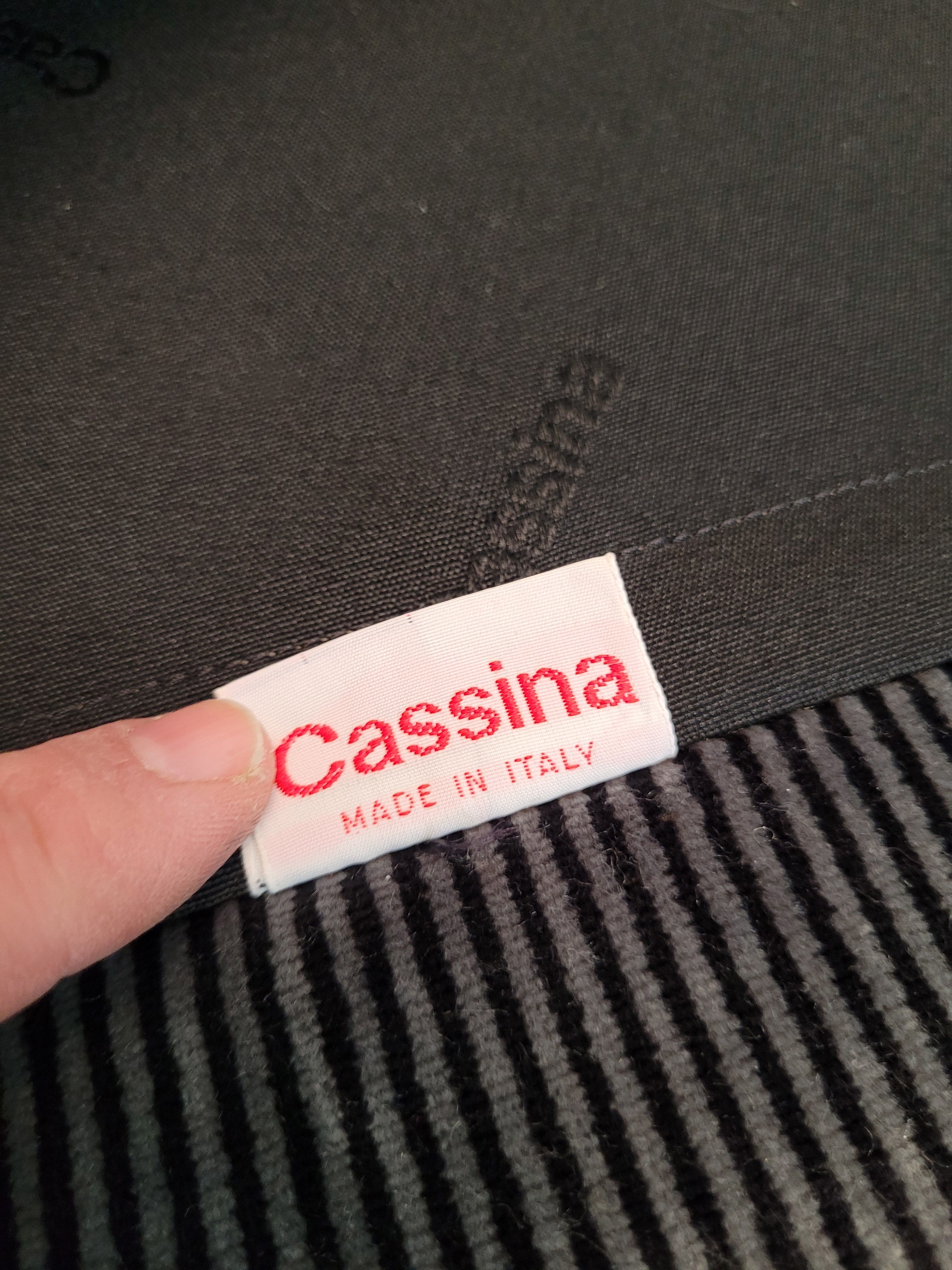 Pouf Maralunga en tissu de Vico Magistretti Optional10