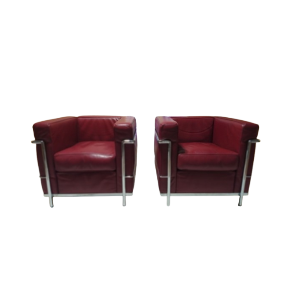 Coppia di poltrone LC2 in pelle bordeaux di Le Corbusier Pierre Jeanneret e Charlotte Perriand, MDF Italia image