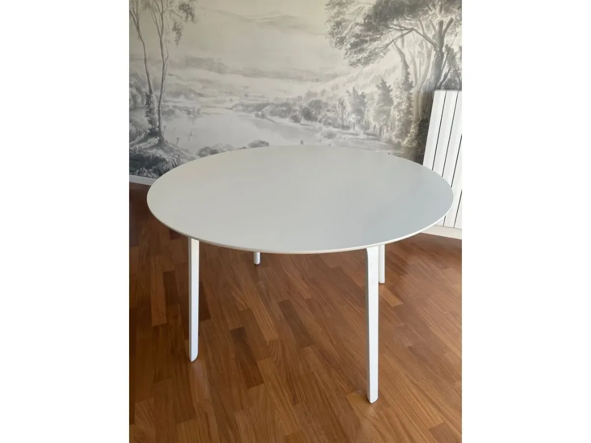 First table by Stefano Giovannoni, Magis image