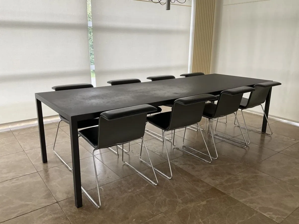 Table with aluminum structure, Mdf Italia image