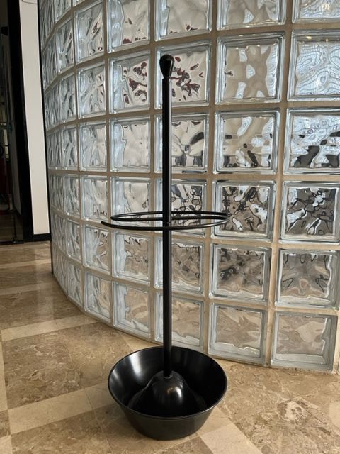 Servopluvio umbrella stand by Achille and Pier Giacomo Castiglioni, Zanotta Side