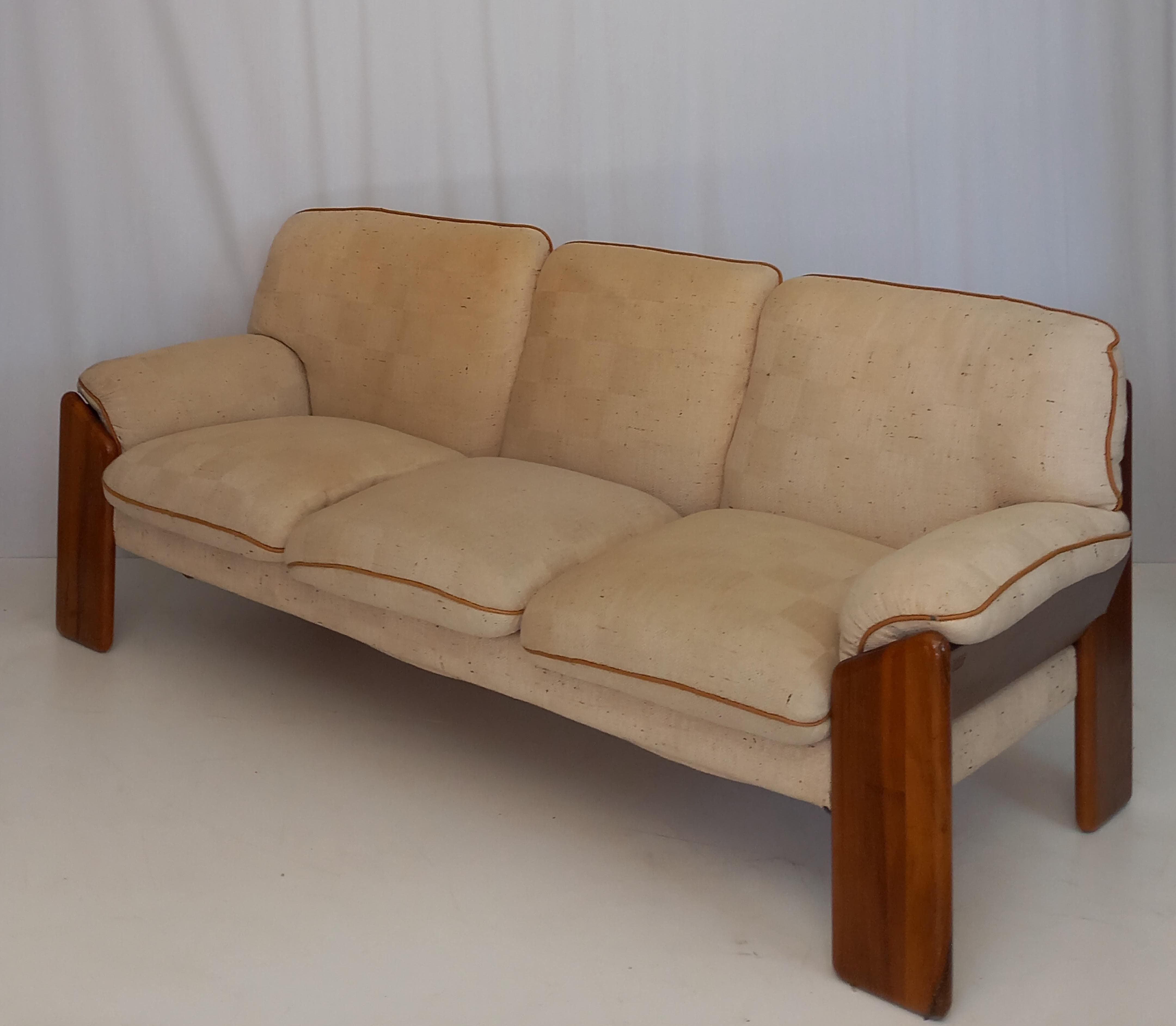 Divano 3 posti Sapporo rivestito in tessuto crema (anni '70) Front
