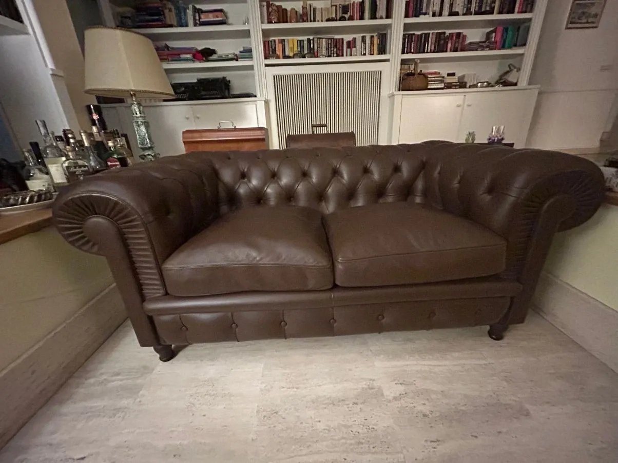 Chester 2-seater sofa in brown leather, Poltrona Frau 2