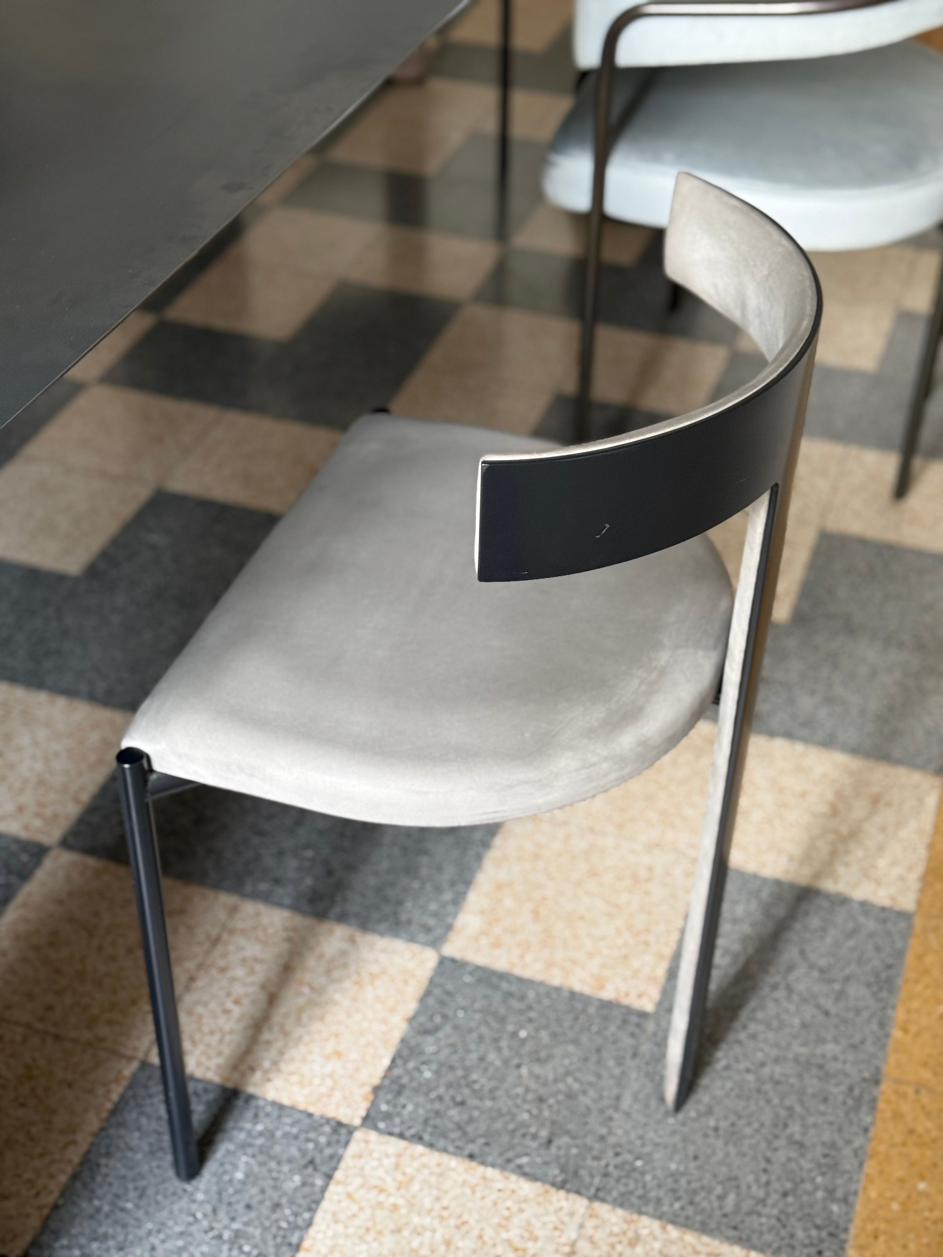 Coppia di sedie Zefir in pelle grigio di Studiopepe Defects