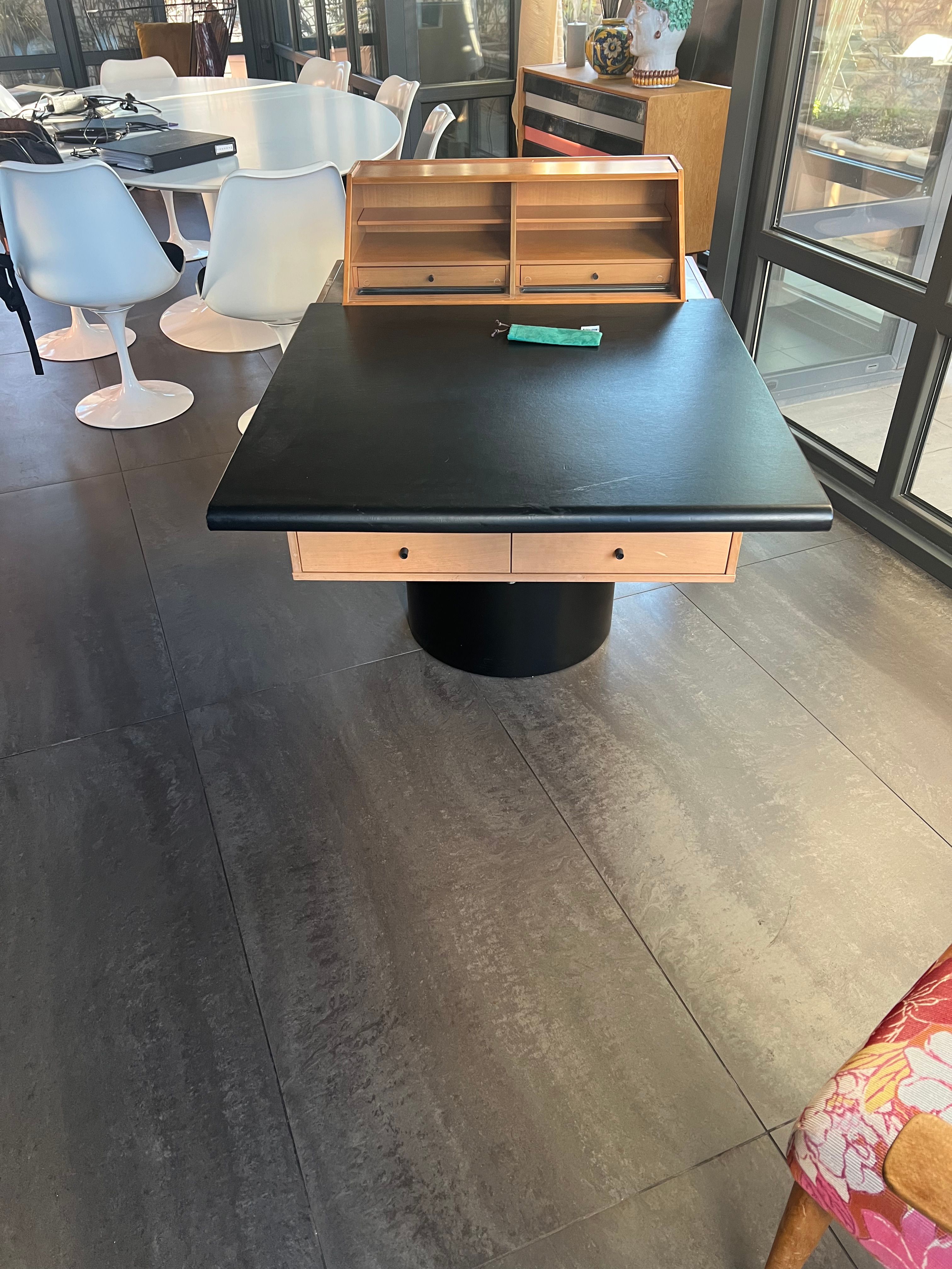 Mobile/scrivania con segretarie nascosta in legno e pelle (anni