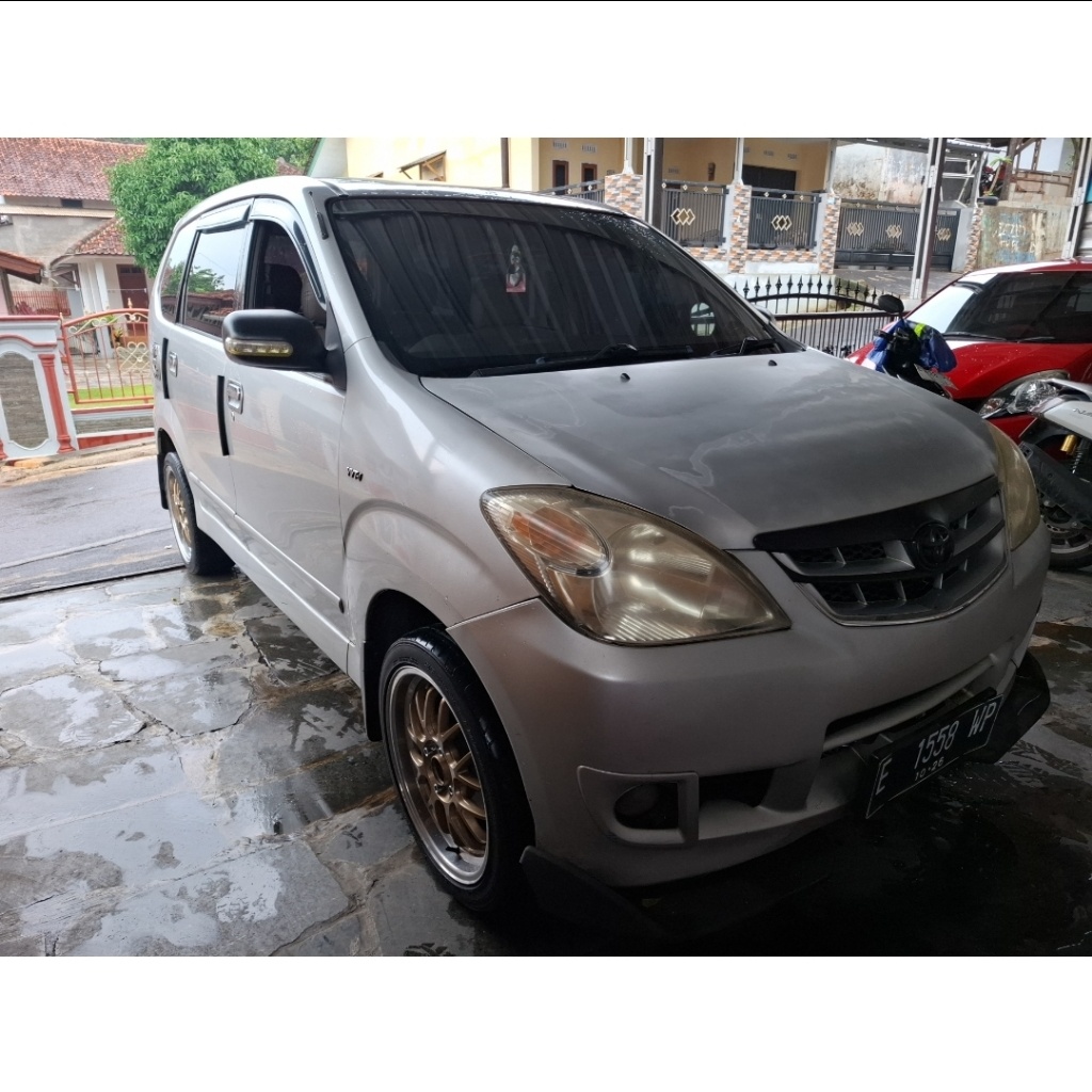 Sisi Depan Serong Kanan
