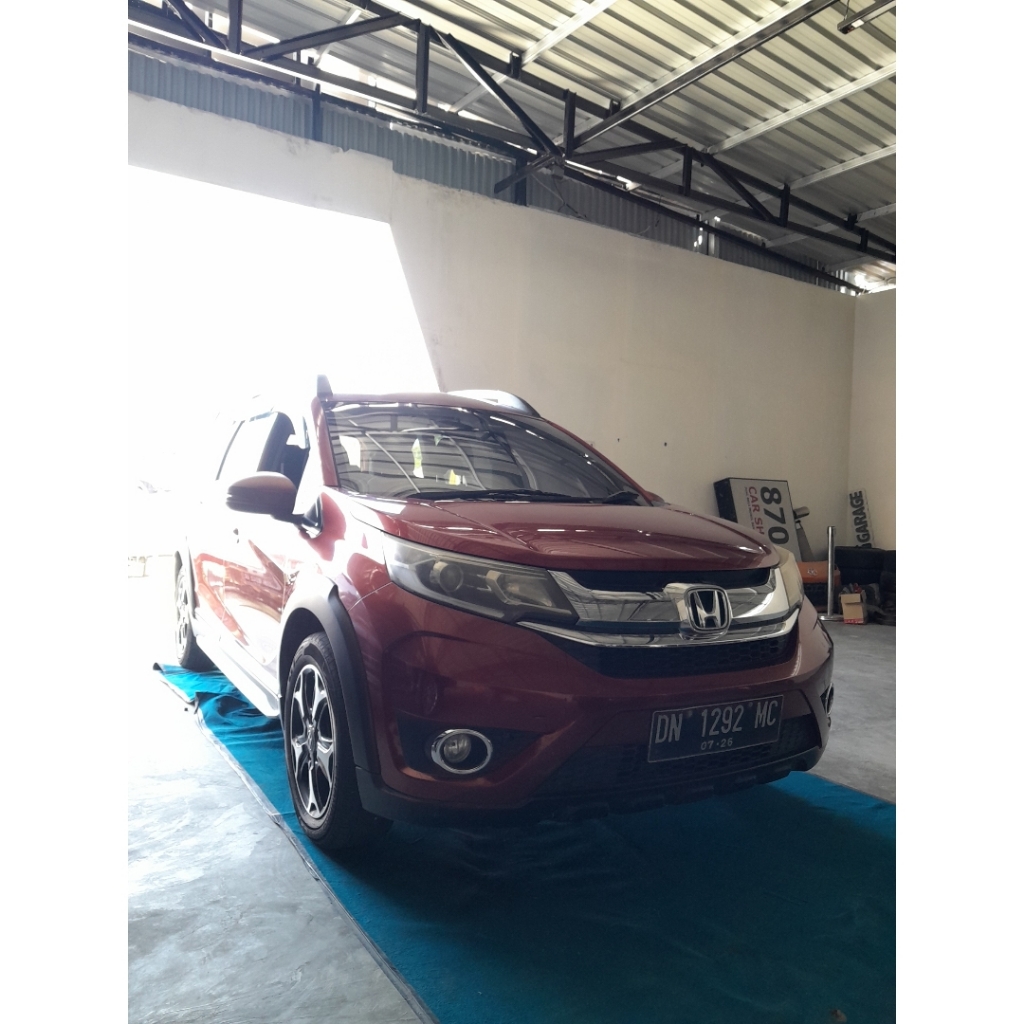 Sisi Depan Serong Kanan