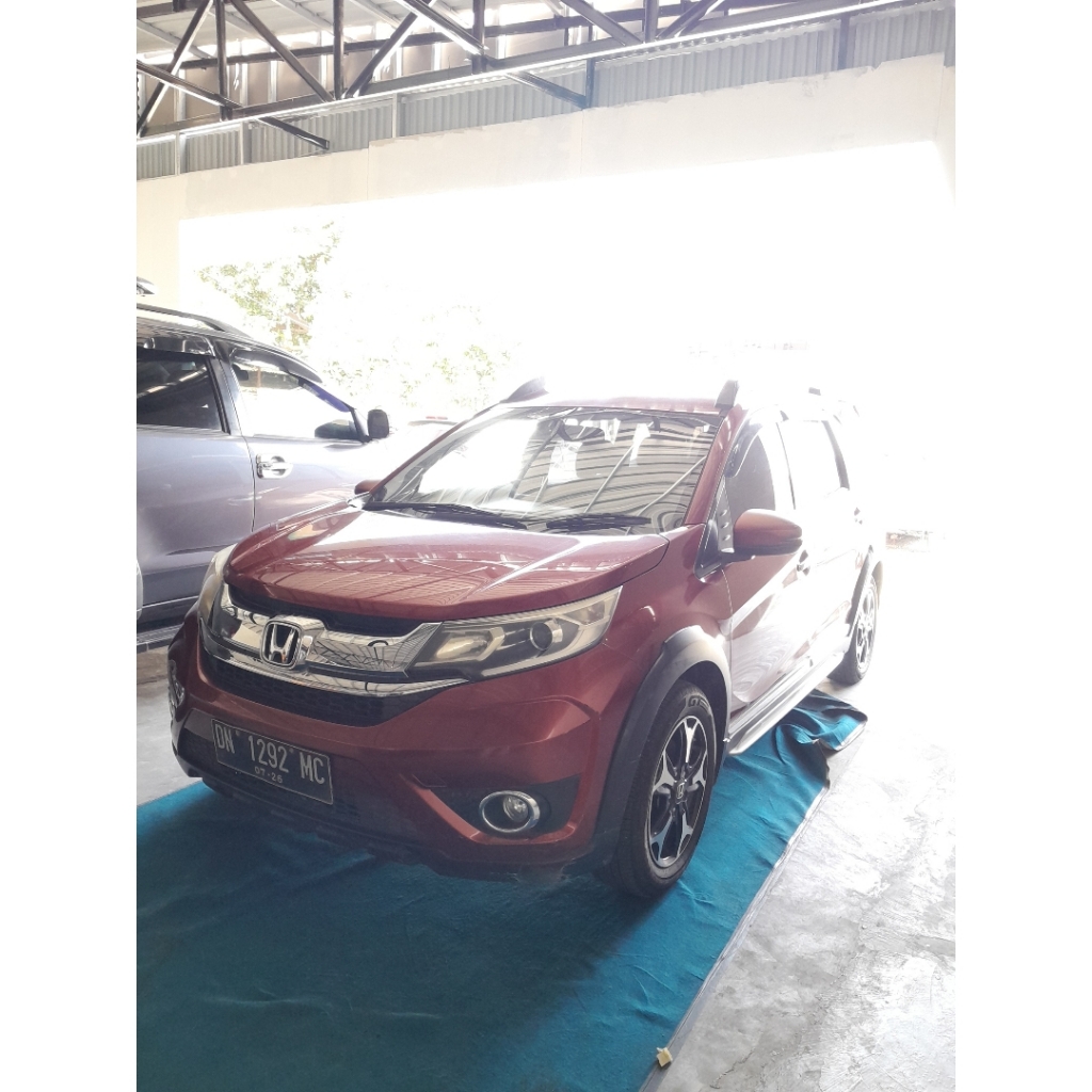 Sisi Depan Serong Kiri