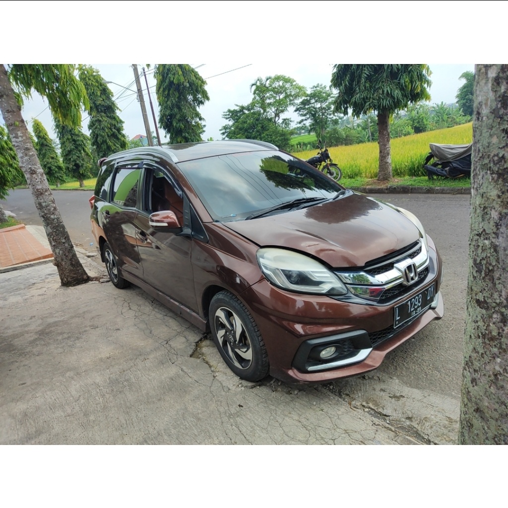 Sisi Depan Serong Kanan