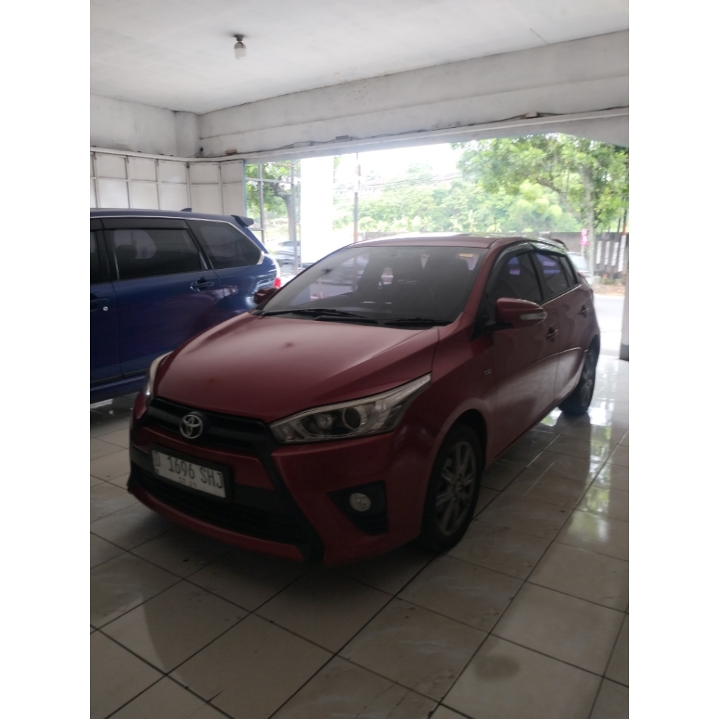 Sisi Depan Serong Kiri