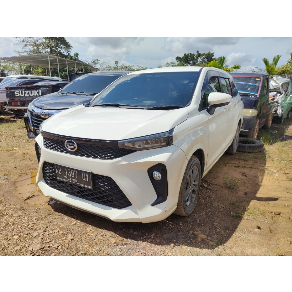 Sisi Depan Serong Kiri