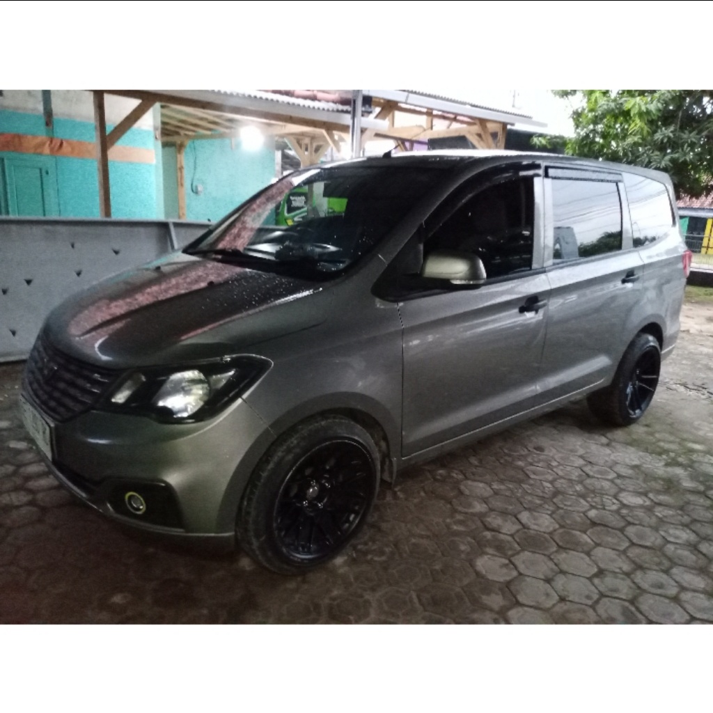 Sisi Depan Serong Kiri