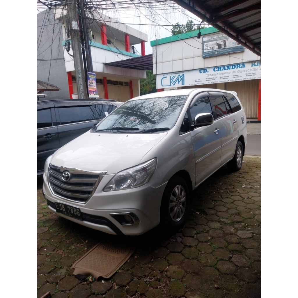Sisi Depan Serong Kiri