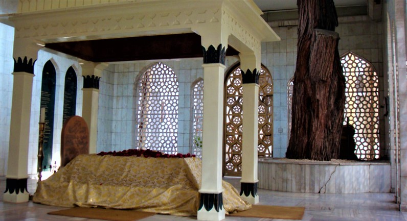 Inayat Khan Dargah