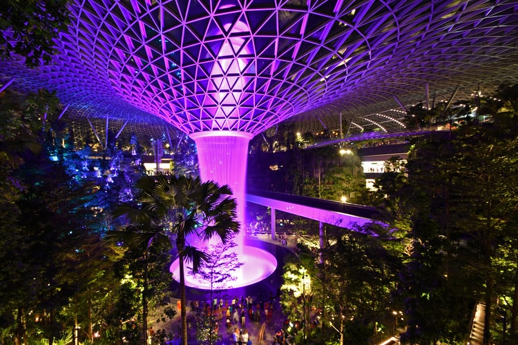 At 130 Feet This Asian Airport Houses World S Tallest Indoor