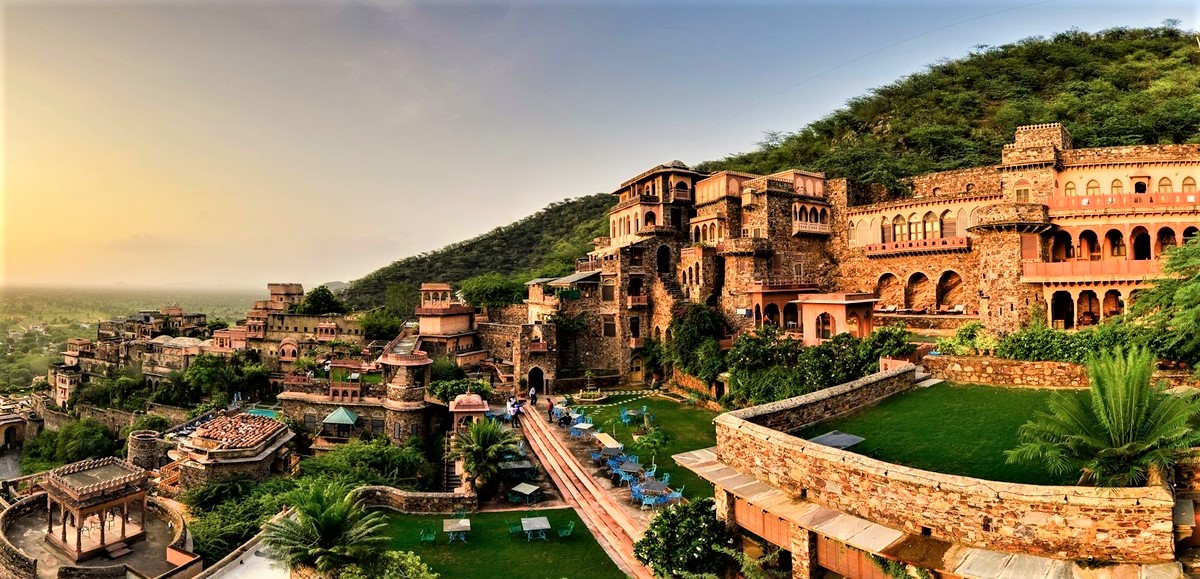neemrana fort palace