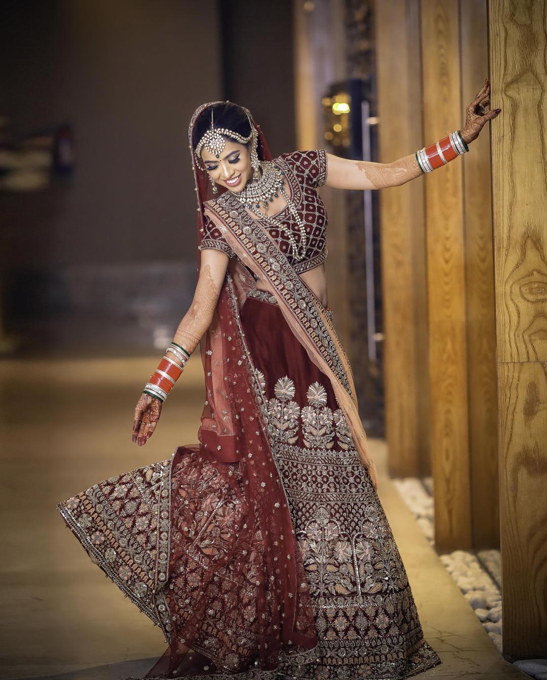 Most Unique Bridal Photoshoot Poses Ideas [2023]