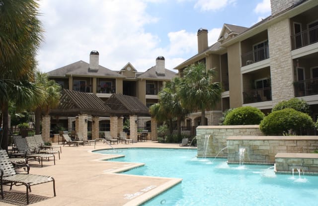 The Retreat at Westchase Apartment Houston