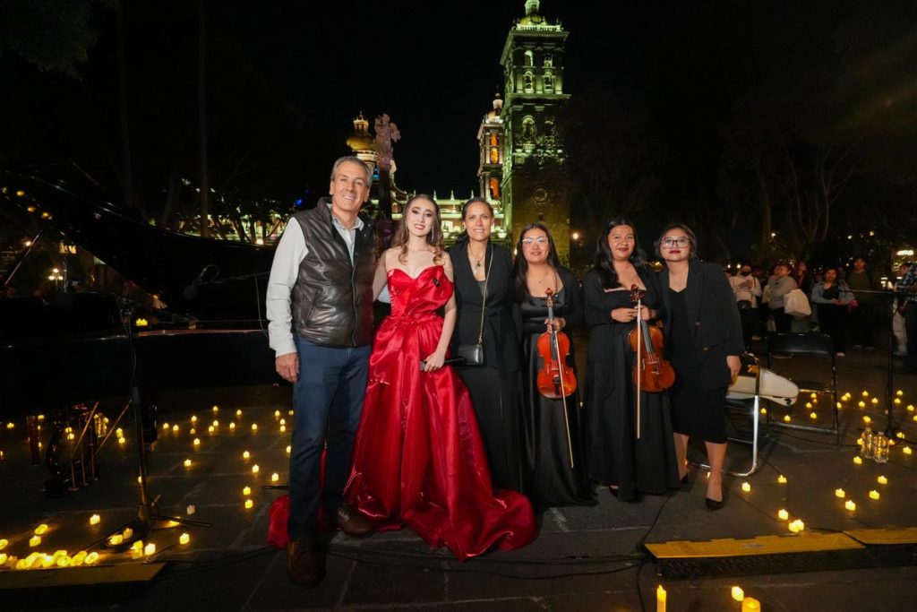ayto-pue-imacp-zocalo-entre-velas