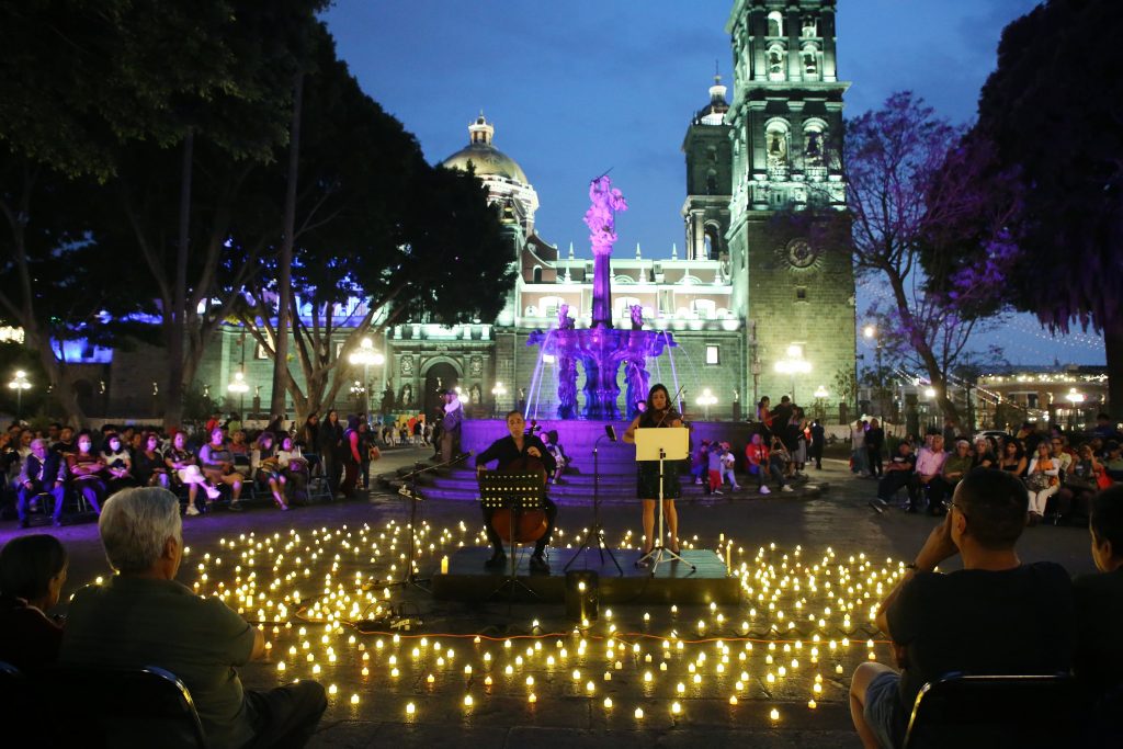 Zócalo entre Velas