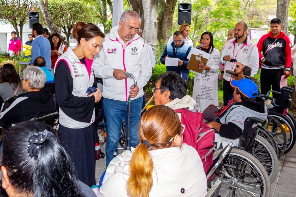 Entrega de Bastones