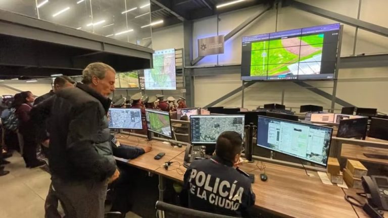 Pepe Chedraui inspecciona vigilancia aérea con drones por lluvias en Puebla capital