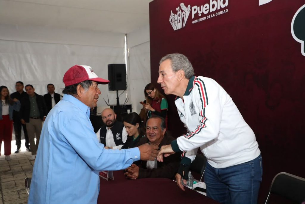 Ayuntamiento de Puebla acerca servicios de atención ciudadana a La Libertad y atiende peticiones de vecinos