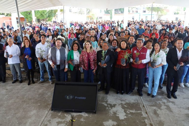 Promueve Ayuntamiento de Puebla conciencia ambiental mediante 120 huertos escolares y espacios para polinizadores